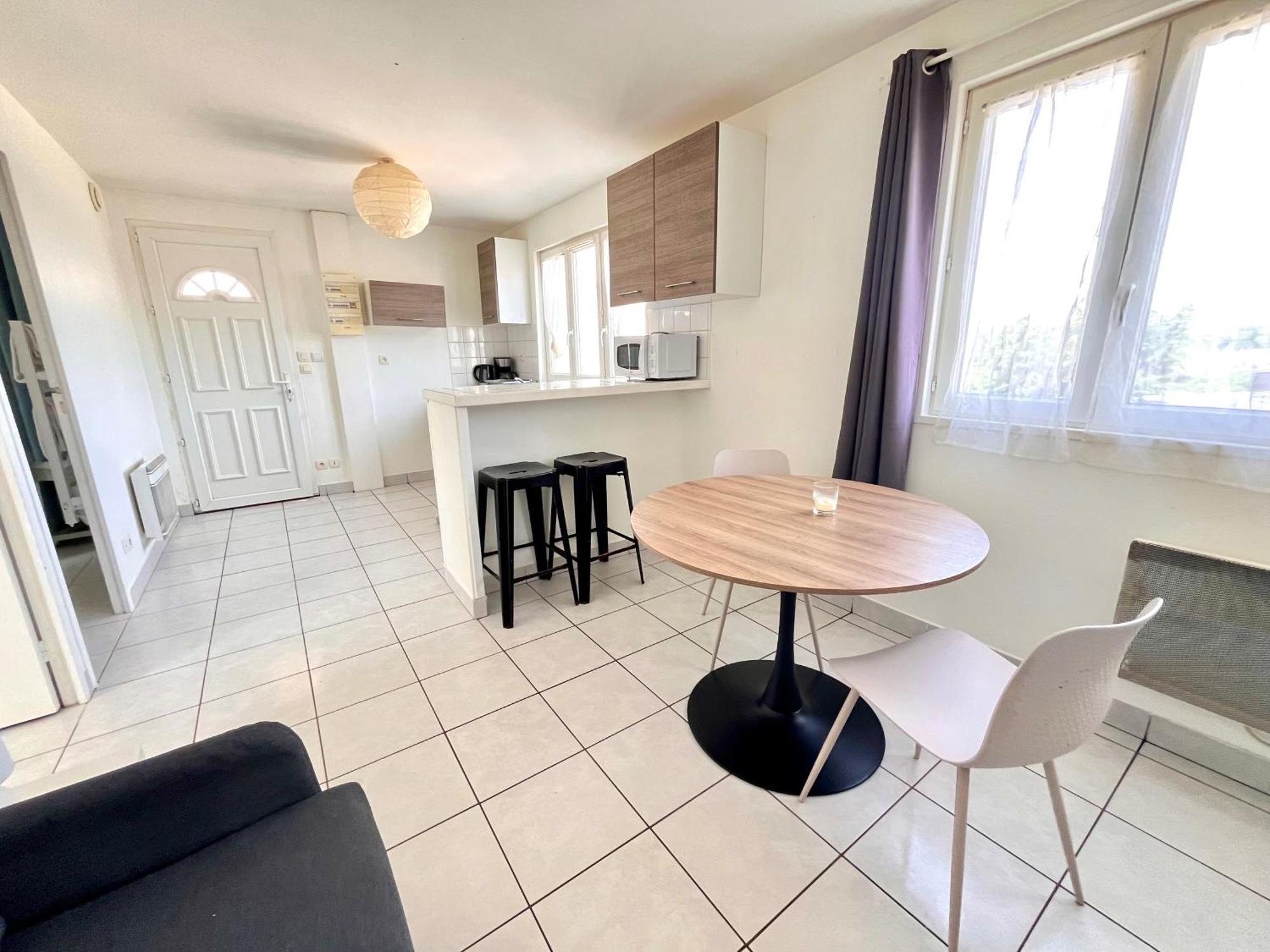 Bienvenue Chez Vous, Deplacement Pro Mondeville  Exteriör bild