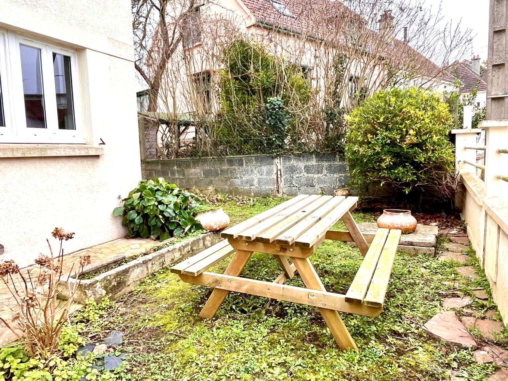 Bienvenue Chez Vous, Deplacement Pro Mondeville  Exteriör bild